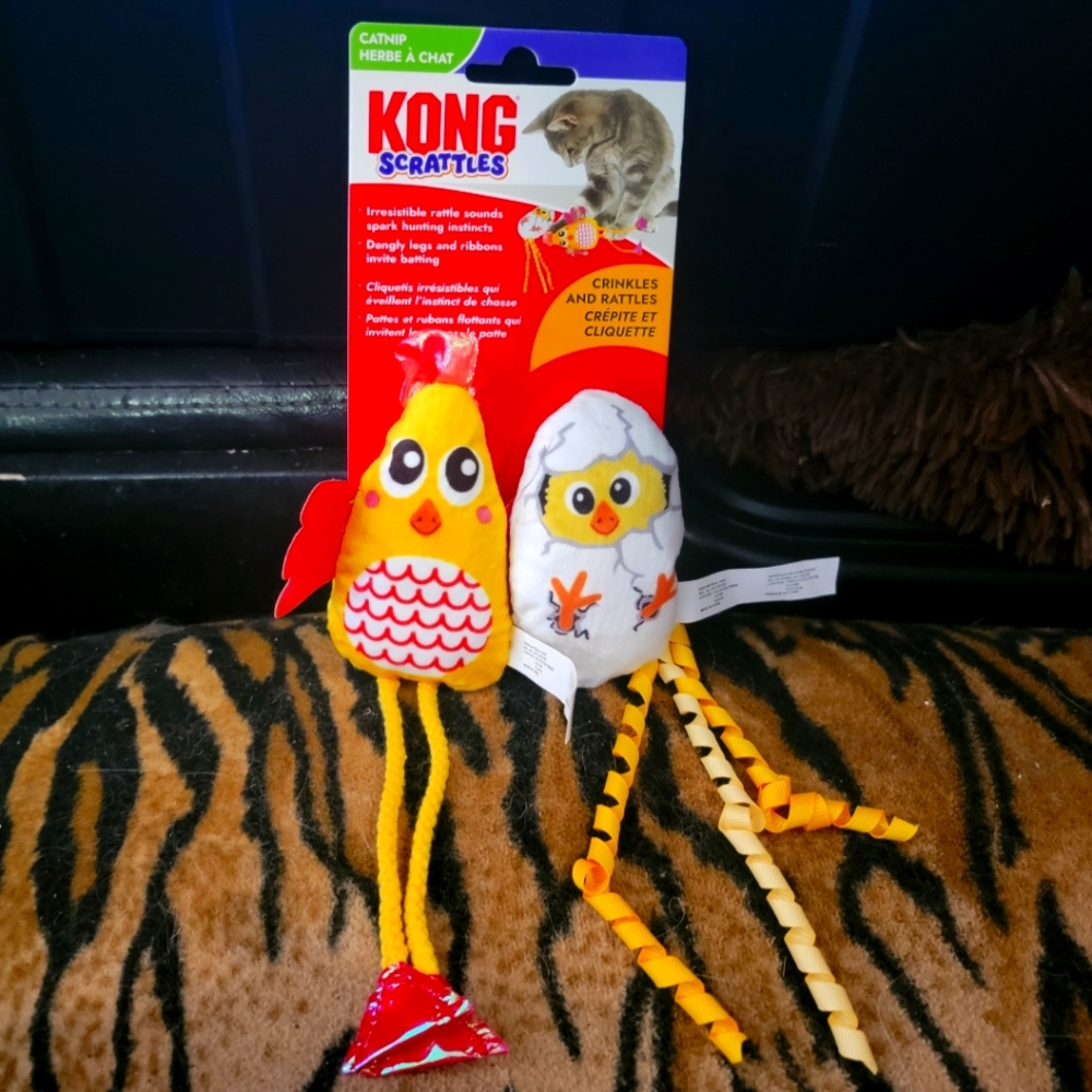 Kong Cat Scrattles Egg And Chicken W Catnip Ea. New